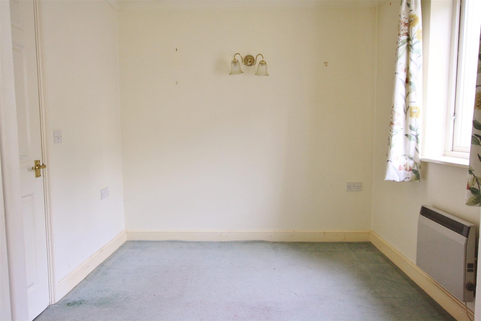 29942096_13.jpg